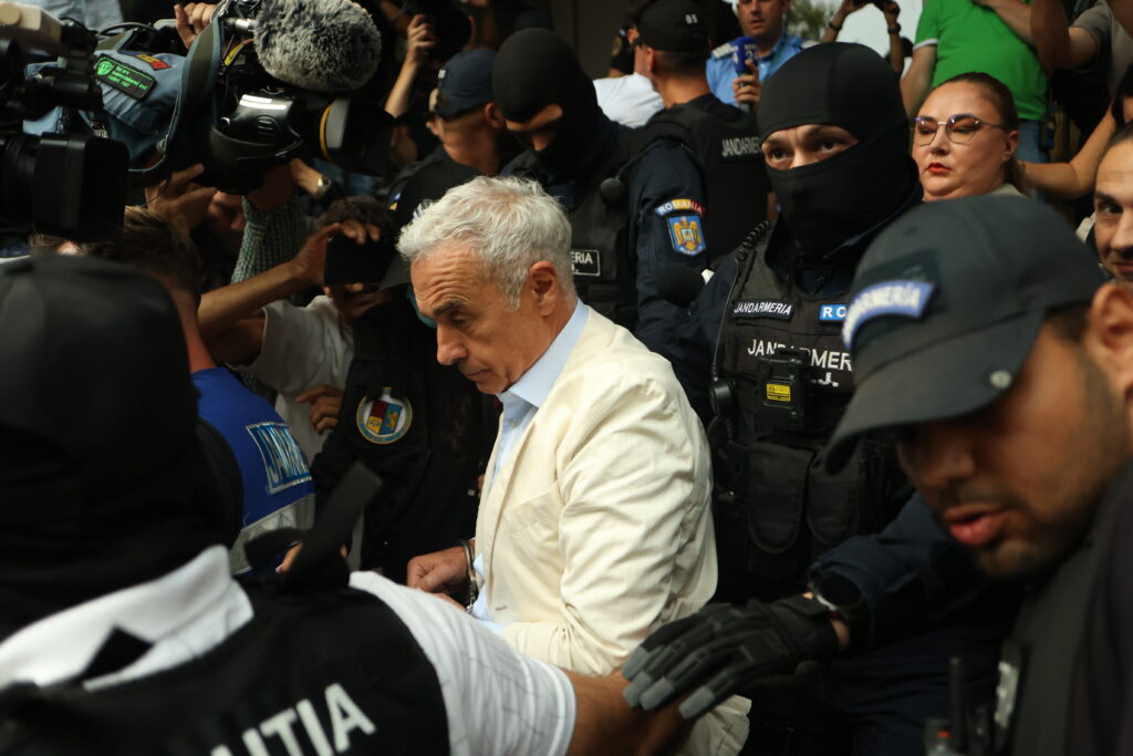 Pro-rusul Călin Georgescu rămâne cu sechestru pe vila din Mogoșoaia