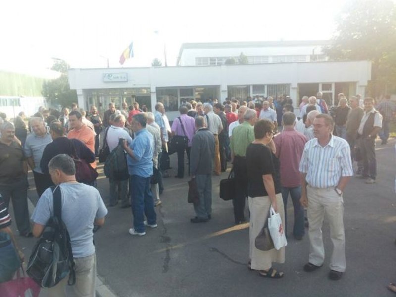 Protest la IAR Ghimbav: angajații reclamă salarii blocate și indemnizații de peste patru ori mai mari pentru conducere