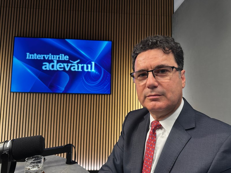 Remus Pricopie, invitat la „Interviurile Adevărul”, de la ora 10:00. Rectorul SNSPA va discuta despre criza politică