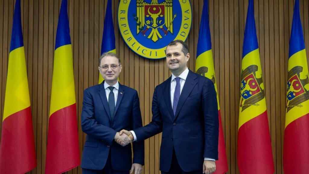 RFI: „Avem nevoie de mai multe poduri peste Prut și mai puține frontiere”. Concluzii ale vizitei lui Luca Niculescu la Chișinău