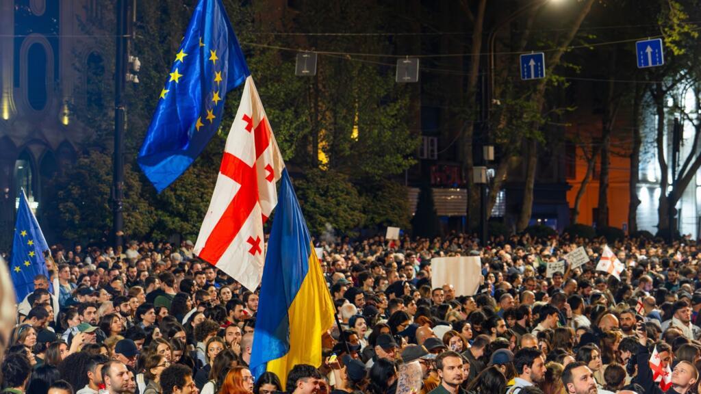 RFI: Georgia vrea să interzică partidele de opoziție și ironizează Republica Moldova că vrea unire cu România