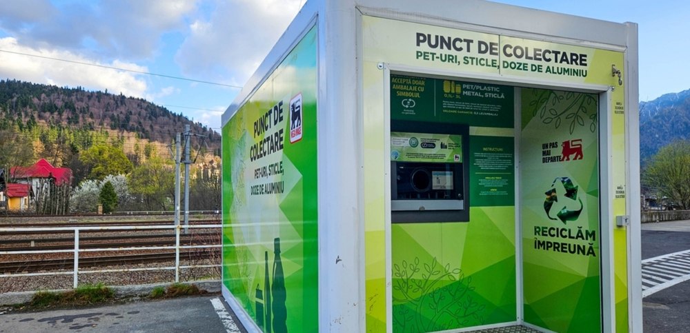 Românii ar putea returna ambalajele SGR la automate din școli și universități. Ce prevede proiectul