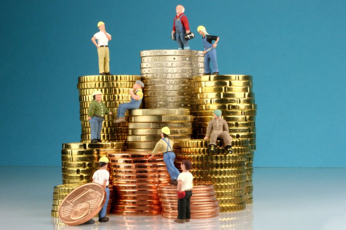 Românii investesc tot mai mult prin fonduri: industria de asset management depăşeşte 1,5 milioane de investitori, în creştere cu 50% în 15 luni. Horia Gustă, AAF: Investiţiile devin parte a planificării financiare