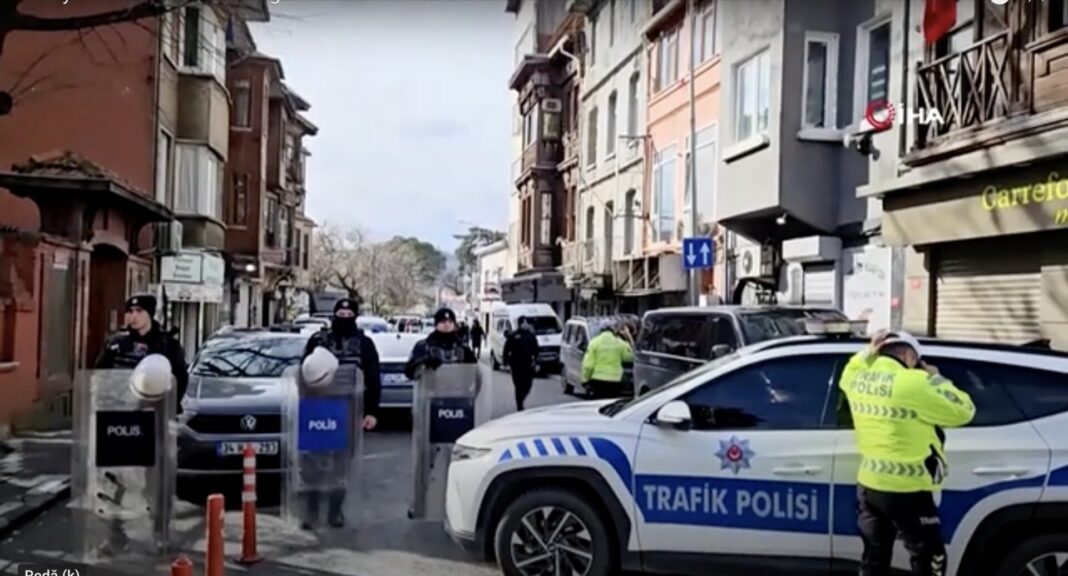 Sediul principalului canal de televiziune al opoziției din Turcia a fost plasat sub controlul poliției
