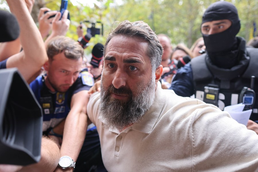 Soția lui Ionel Rusen, audiată la DIICOT în dosarul de înselăciune a lui Călin Georgescu. O parte din milionul de euro ar fi trecut prin conturile ei