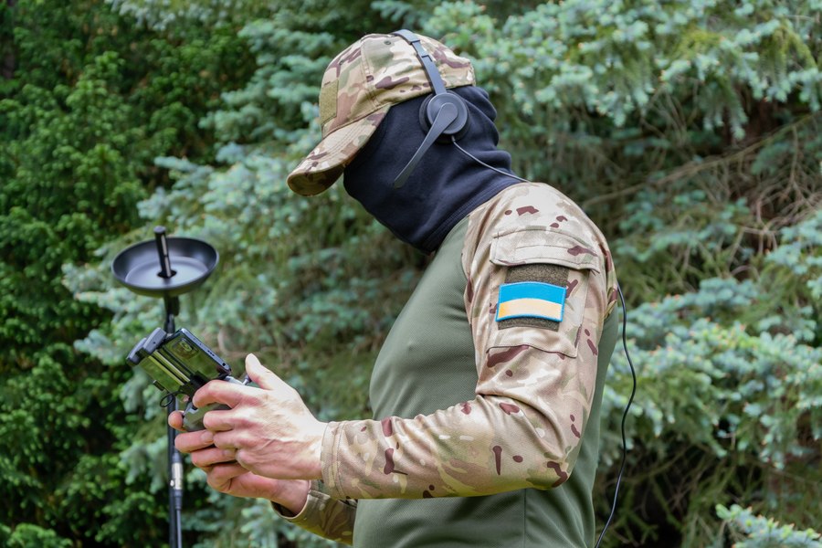 Starlink, vital pentru armata ucraineană. Ce s-ar întâmpla dacă Trump ar întrerupe comunicațiile prin satelit