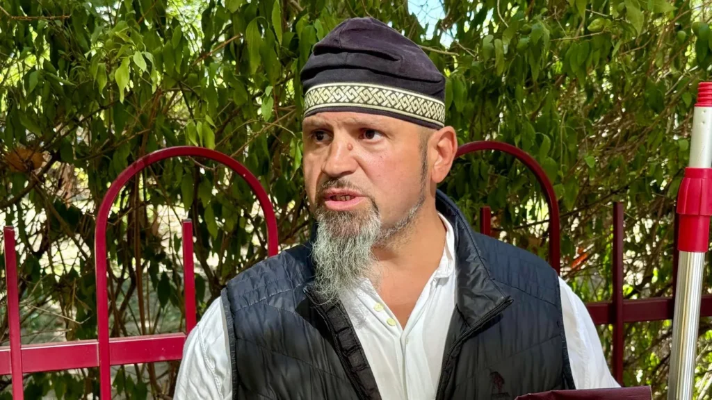 Susţinătorul lui Georgescu care ar fi agresat doi cameramani în faţa DIICOT, plasat sub control judiciar