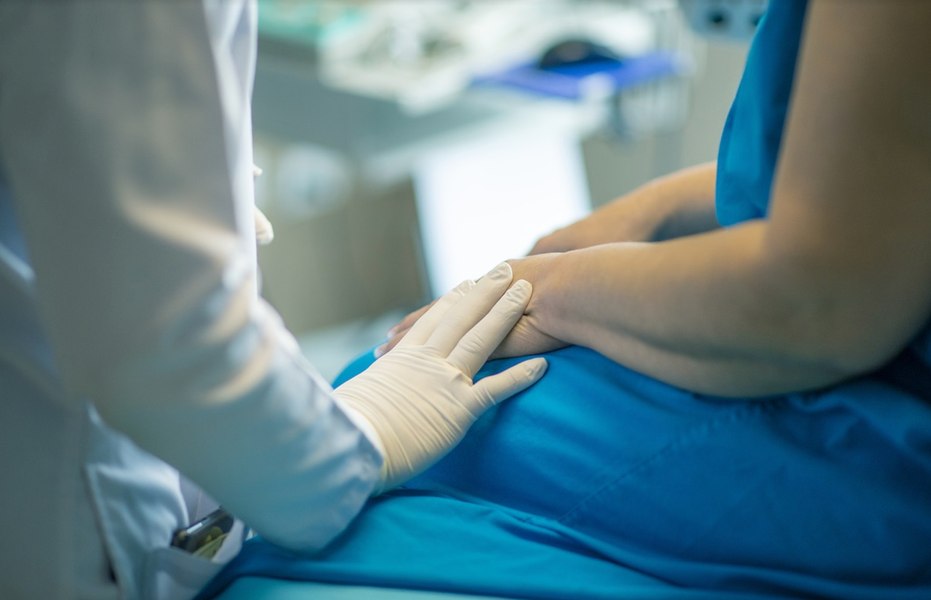 Țara din Europa care schimbă regulile pentru persoanele transgender în spitale. Ce prevede noul ghid