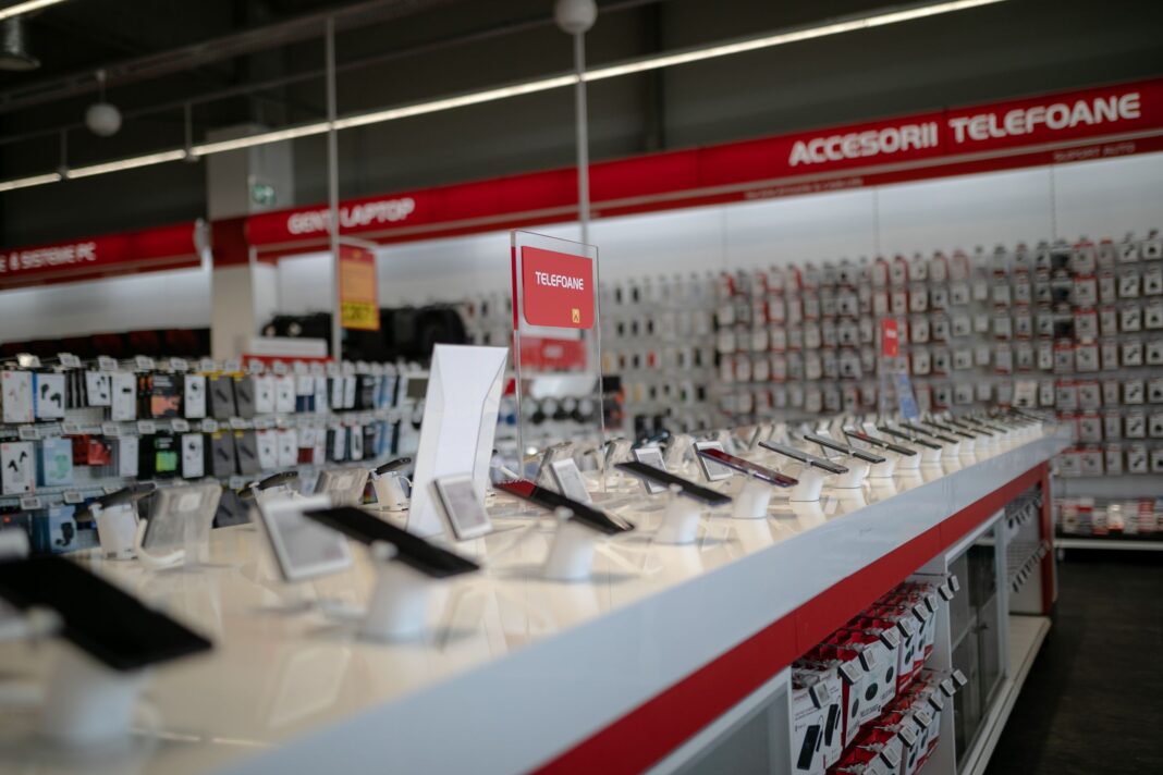 Trei săptămâni de reduceri la Altex, Media Galaxy și Brico de Black Friday: ce produse vor fi sub „lumina reflectoarelor” și care sunt efectele AI-ului în shopping
