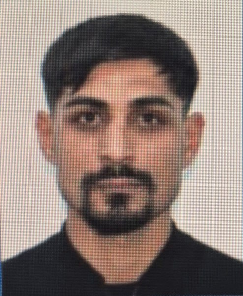 Un deținut a fugit de sub escorta polițiștilor. S-a făcut nevăzut la ieșirea de la Judecătoria Tecuci