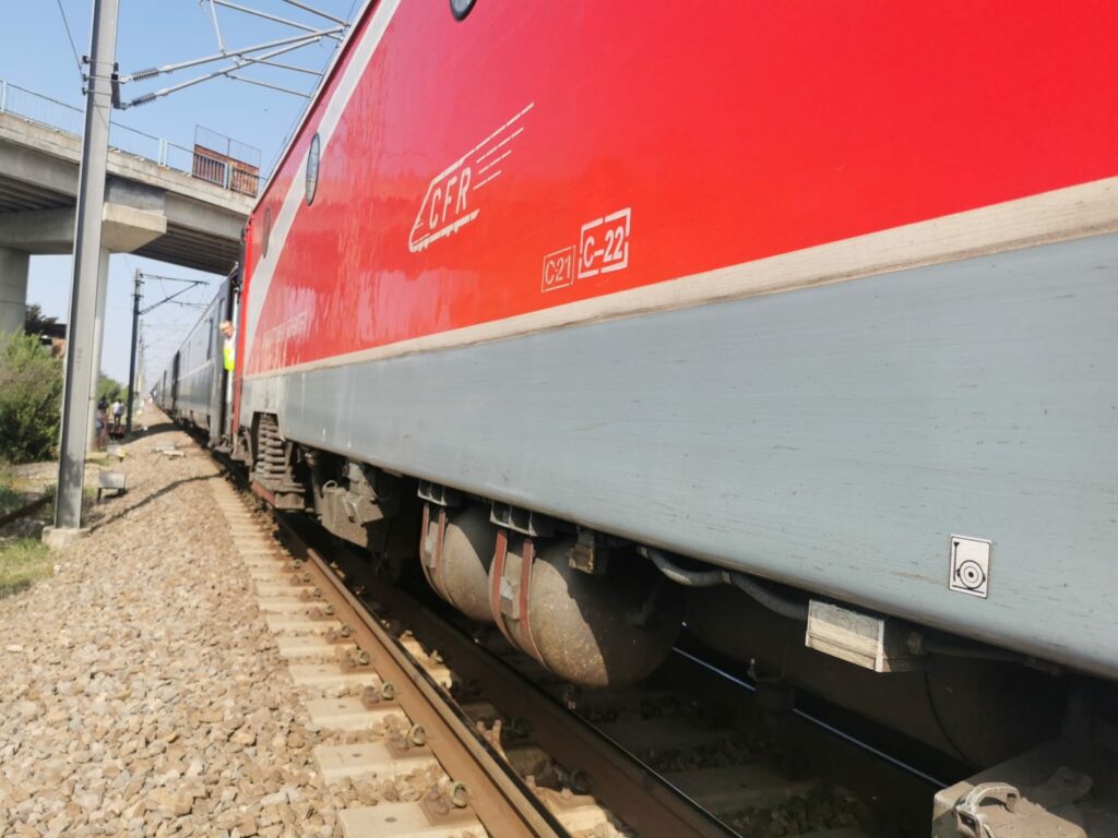 Un nou „record” la CFR: un tren internațional a făcut 10 ore de la Brașov, la Sighișoara / Trenul București – Viena a avut o întârziere de 379 de minute