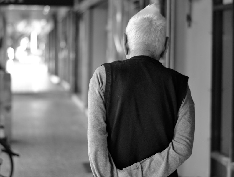 Un pensionar și-a găsit casa renovată devastată după ce a vrut să ajute o femeie. Ce a lăsat chiriașa în urmă: „Ce furie! A fost o răzbunare”
