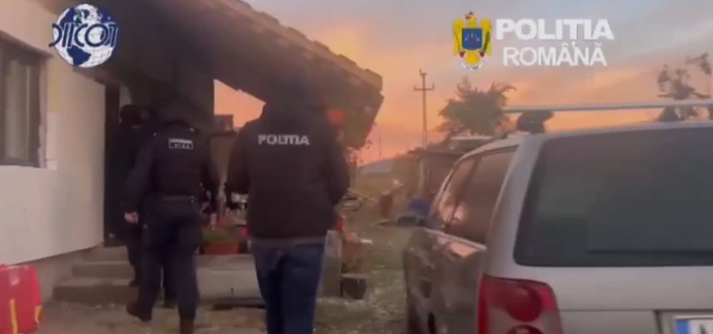 Un tânăr a murit după ce ar fi consumat canabinoizi sintetici. Trei suspecți au ajuns în arest