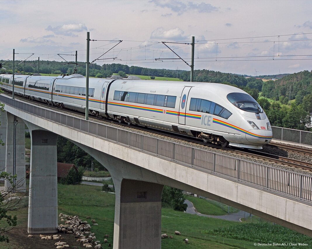 Un tren german nu a fost lăsat să intre în Elveția din cauza unei întârzieri de 13 minute