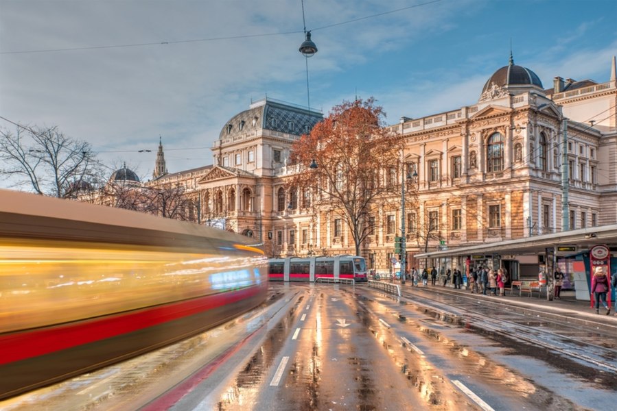 Vacanțe de toamnă cu bani puțini. Cinci orașe europene în care poți evada în noiembrie, cu zbor și cazare de la 79 de euro