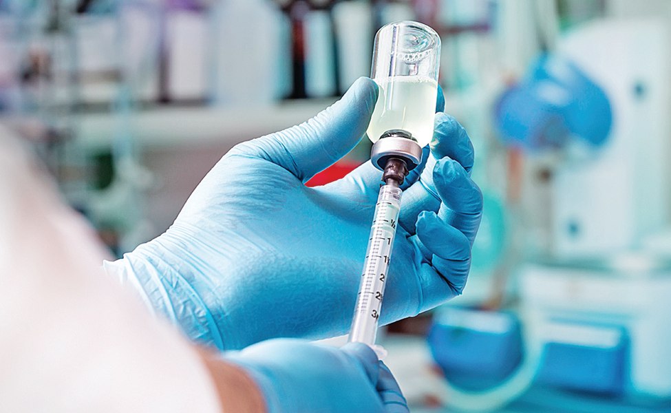 Vaccin personalizat împotriva cancerului cu rezultate spectaculoase: reduce riscul de recidivă sau deces cu 42%. Mărturia unui participant la studiu