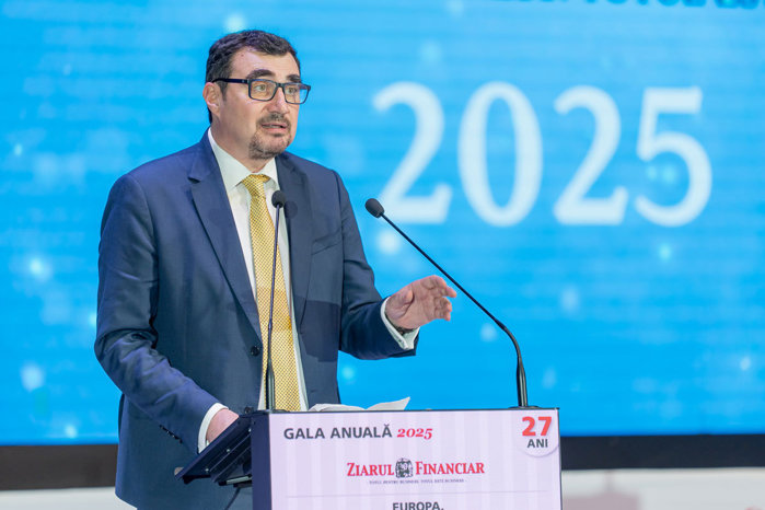 Vine Gala ZF 2026. Iată discursul lui Sorin Pîslaru, redactor şef ZF, de la gala din 2025. „România are nevoie azi de un purtător de steag! Dincolo de alinierea de business, de competenţe şi de obiective, o organizaţie nu funcţionează dacă nu vede steagul fluturând în vânt în faţa ei”. Ce va spune in 2026